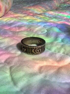 Gucci Silver Double G Ribbed Band Ring - send a offer :)